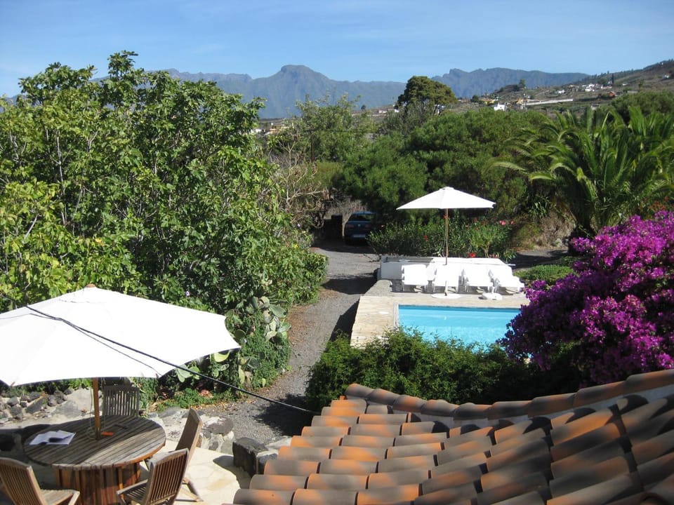 Mountain view, Pool view