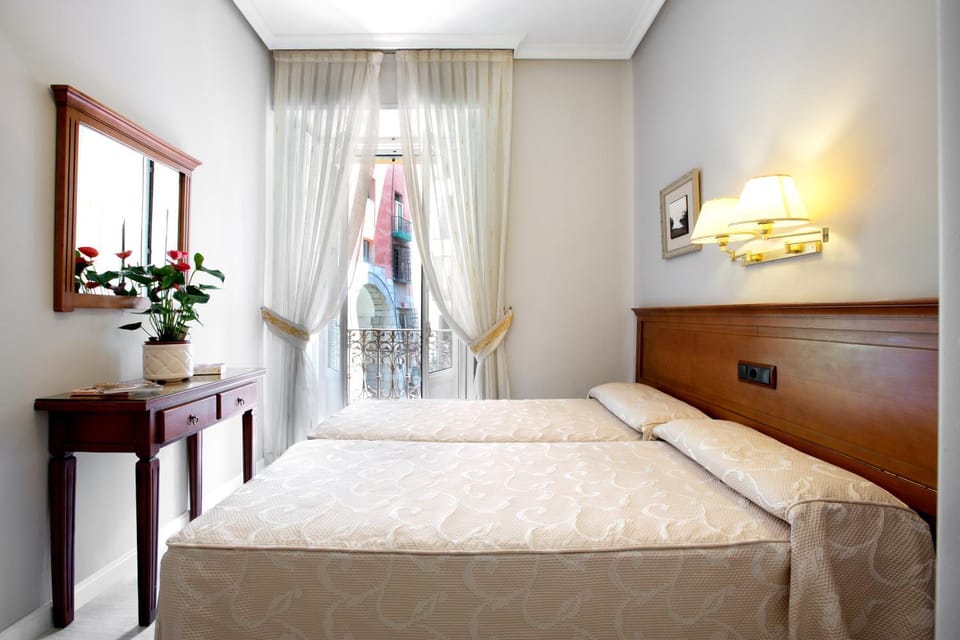 Day, Photo of the whole room