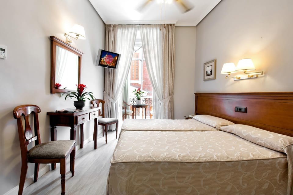Day, Photo of the whole room