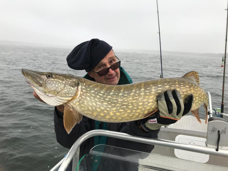 Fishing, Decorative detail