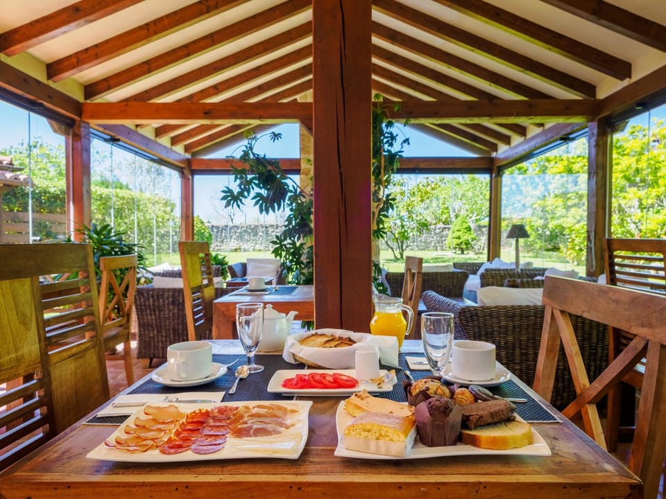 Dining area, Breakfast
