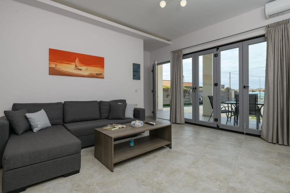 Living room, Sea view
