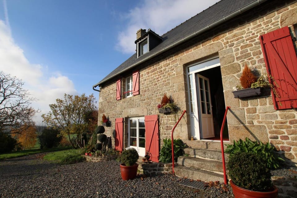 Property building, Facade/entrance, Garden