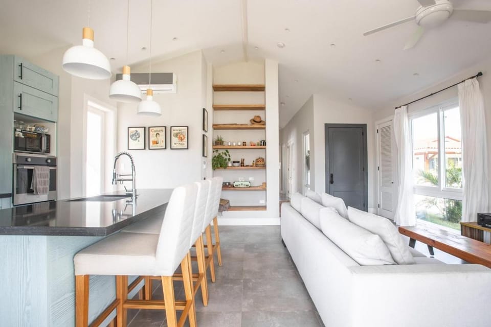 Kitchen or kitchenette, Living room, Seating area, oven, stove
