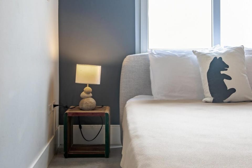 Bed, Photo of the whole room