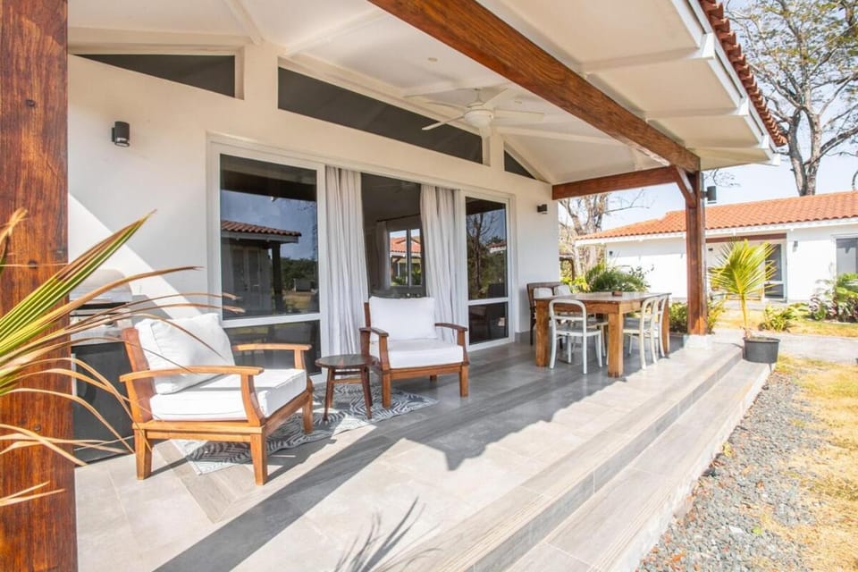 Patio, Day, Balcony/Terrace, Living room