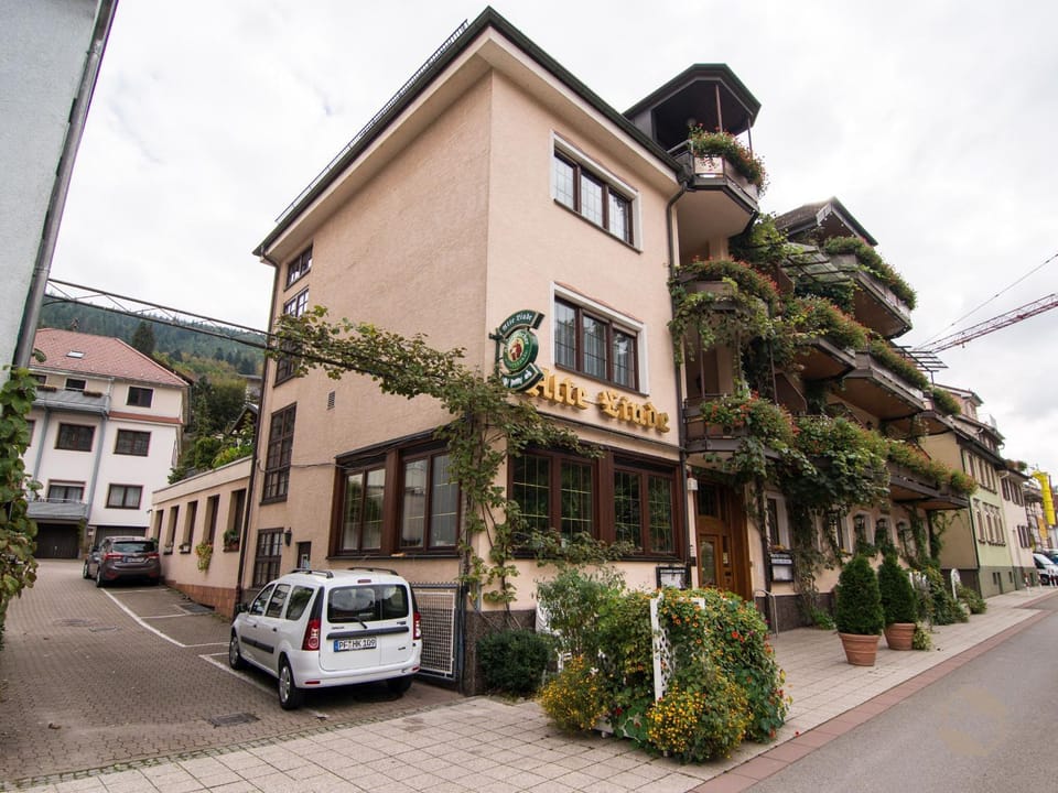 Property building, Neighbourhood