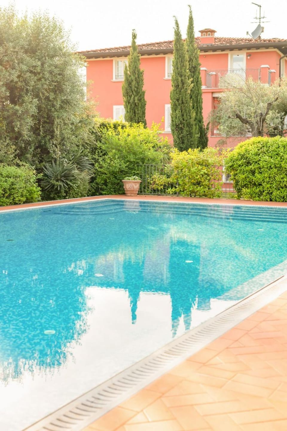 Property building, Swimming pool