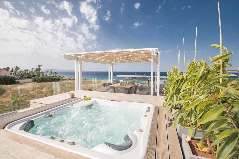 Hot Tub, Balcony/Terrace, Seating area, Sea view