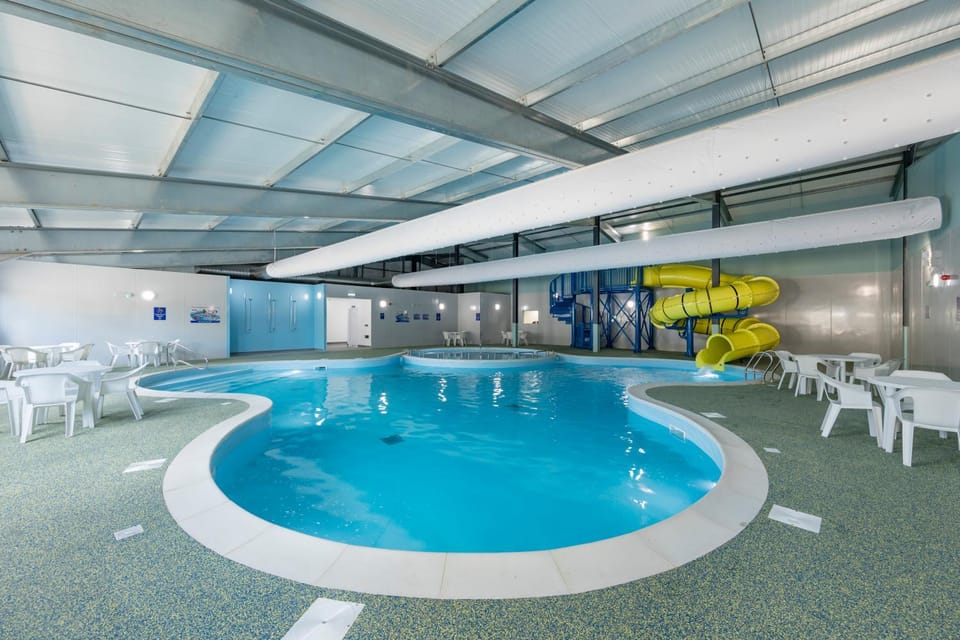 Swimming pool, Swimming pool