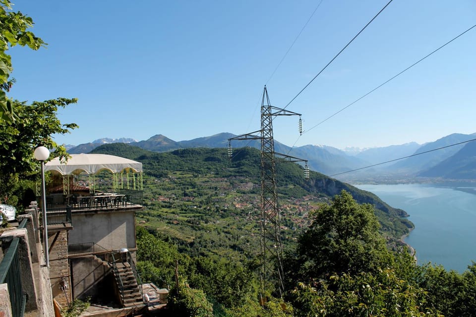 Patio, Restaurant/places to eat, Balcony/Terrace, Lake view