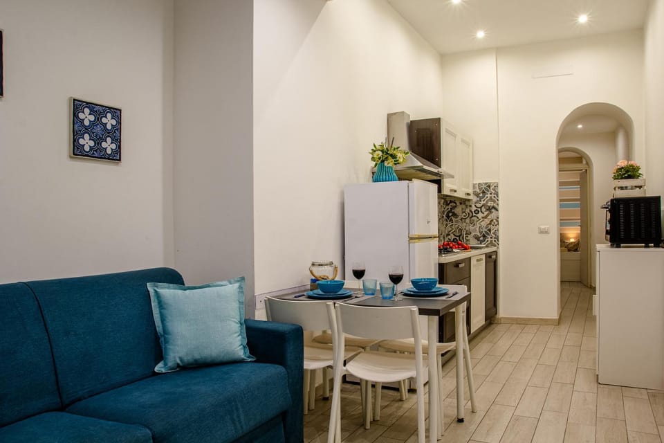 Dining area, kitchen