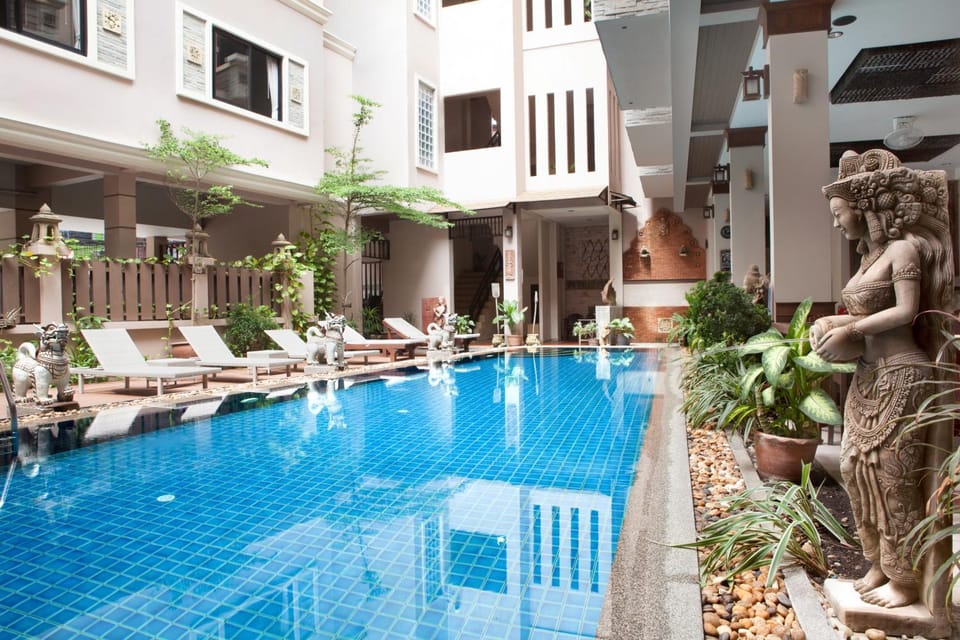 Living room, Swimming pool, Swimming pool