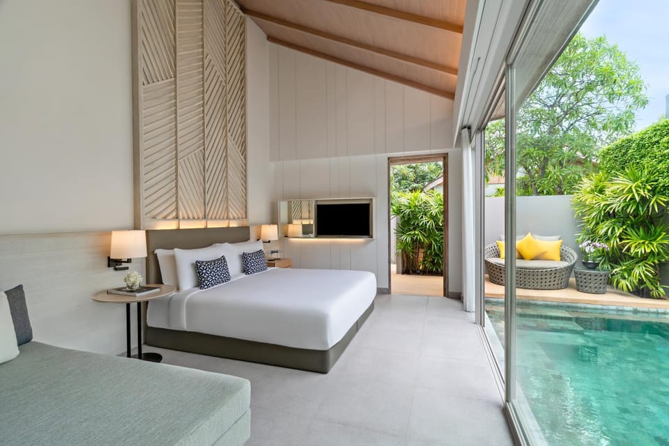 Bed, Balcony/Terrace, Bedroom, Swimming pool