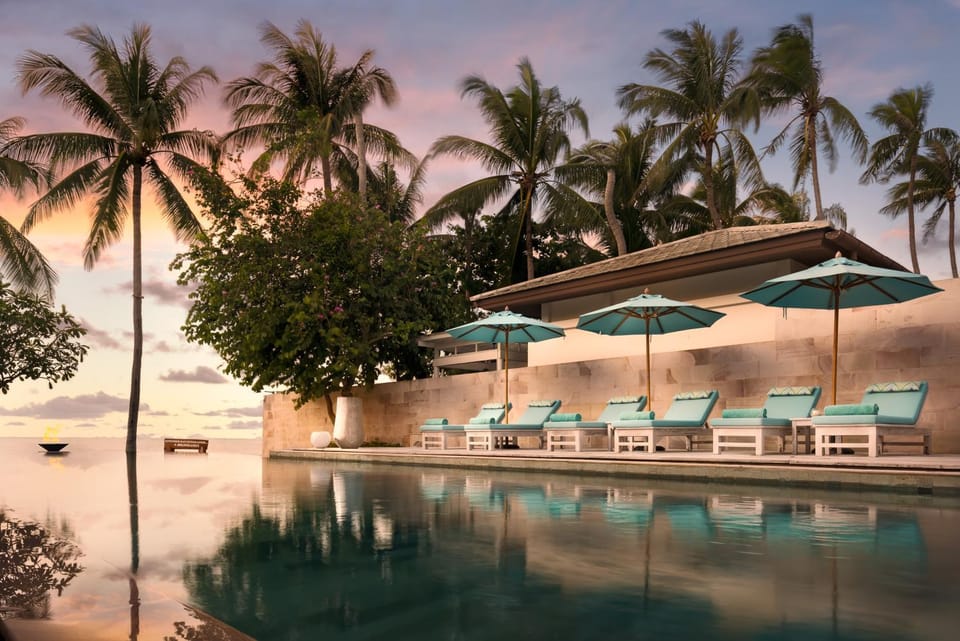 Sea view, Swimming pool, sunbed