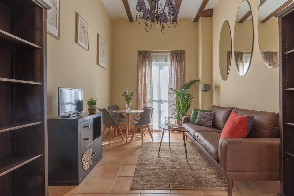 Sevilla Blossom Elegant and bright 2 Rooms - 4PX Apartment in Seville