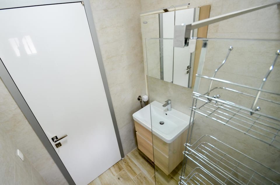 Shower, Bathroom, towels