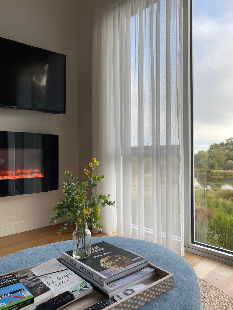 TV and multimedia, View (from property/room), Bedroom, Garden view