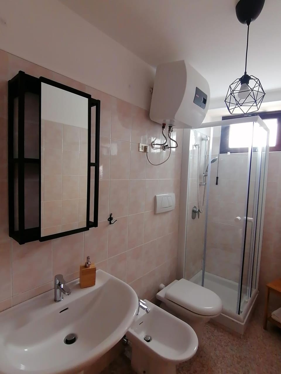 Shower, Toilet, Bathroom, bidet, towels