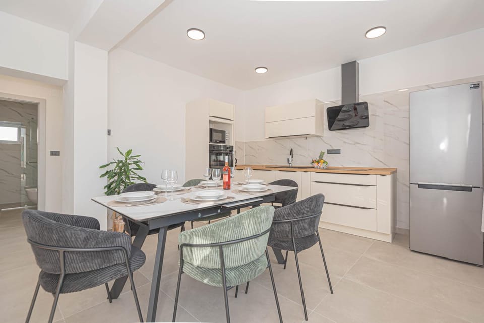 Holiday House Pod Suncem Apartment in Šibenik-Knin County, Croatia