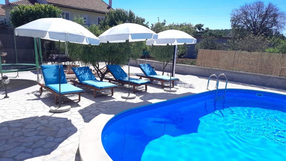 Holiday House Pod Suncem Apartment in Šibenik-Knin County, Croatia
