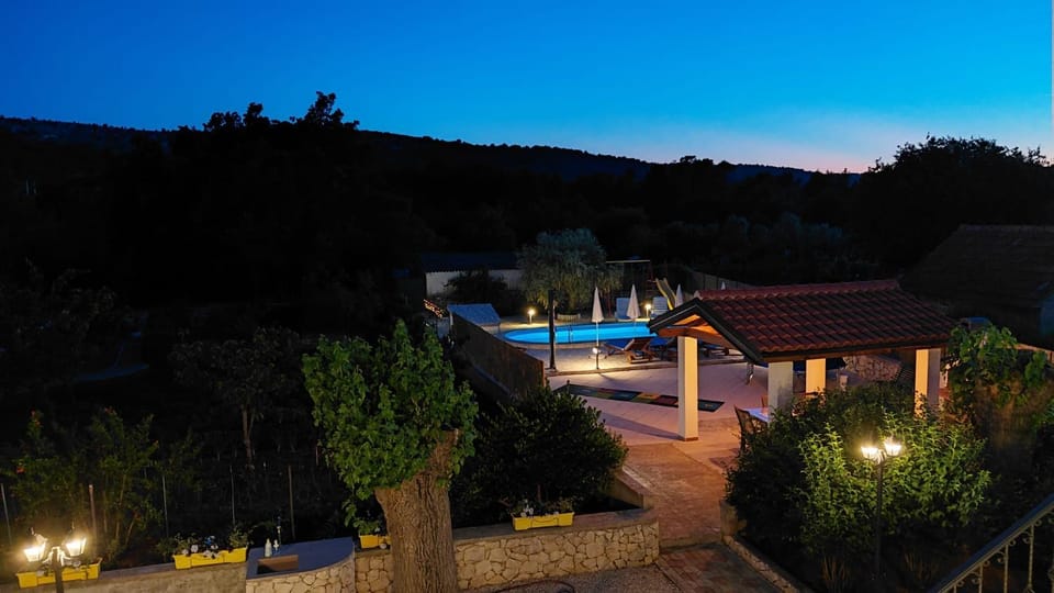 Holiday House Pod Suncem Apartment in Šibenik-Knin County, Croatia