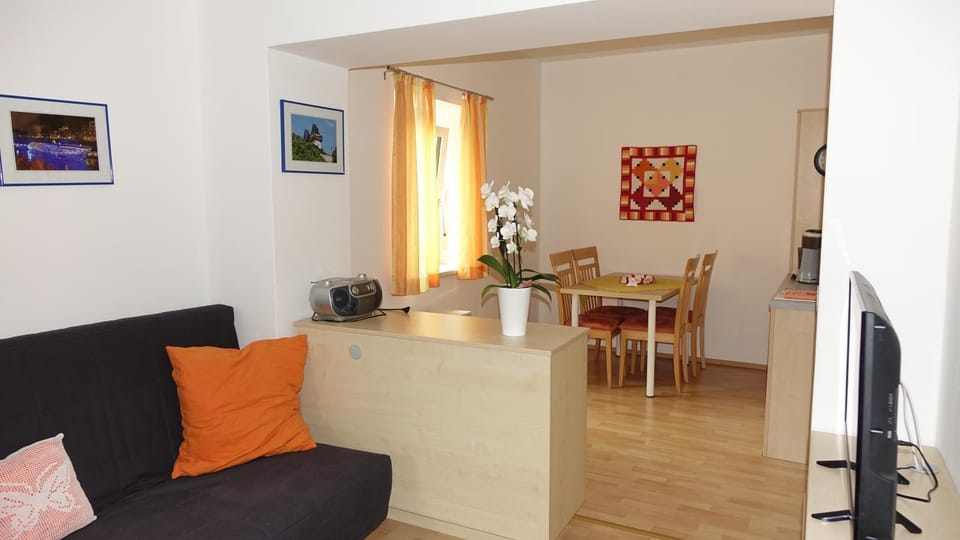 Living room, Seating area, Dining area