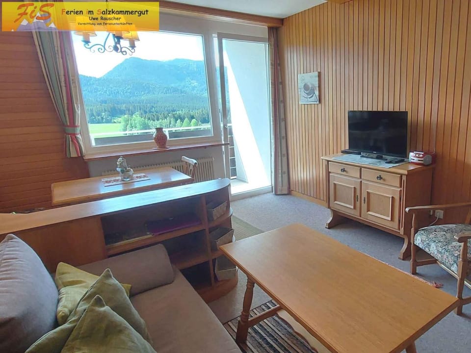 Bed, TV and multimedia, Seating area, Dining area