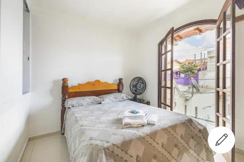 Quarto em Casa da Família Anton Vacation rental in São José dos Pinhais