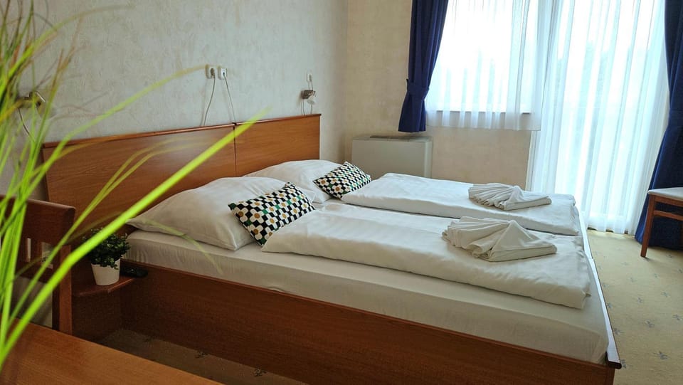 König Hotel Hotel in Hungary