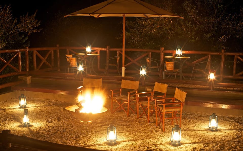 Patio, Night