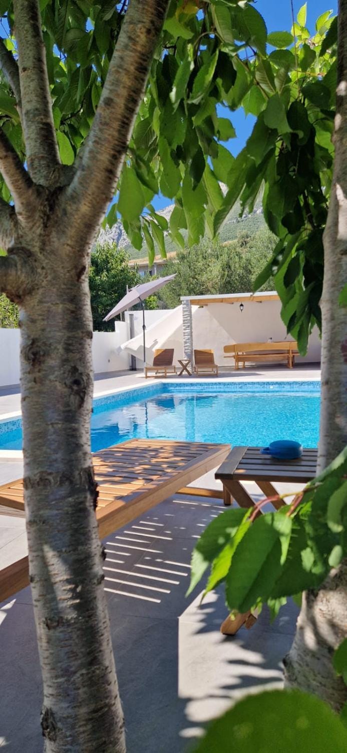 Apartman "Vukorepa" with pool Apartment in Split-Dalmatia County
