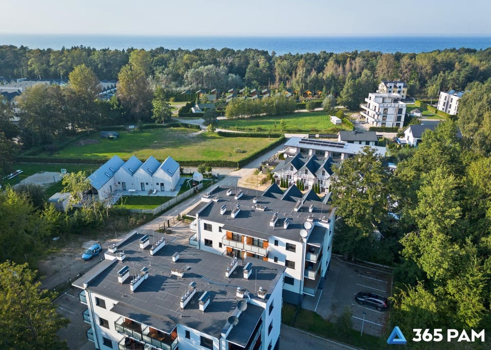 Property building, Day, Neighbourhood, Natural landscape, Bird's eye view, Location