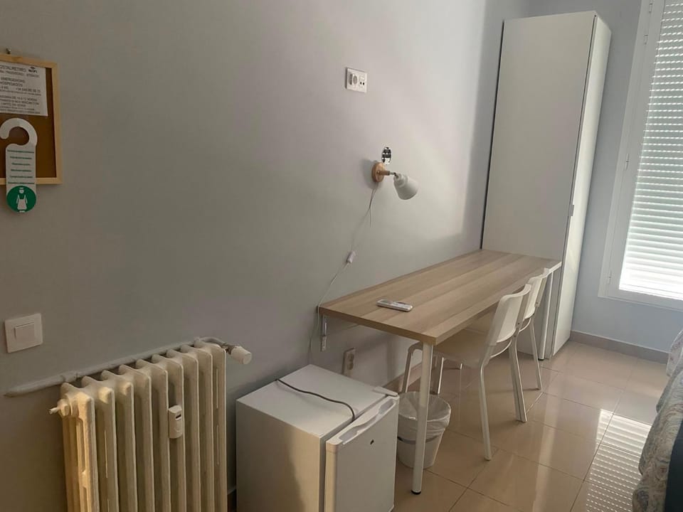 Hostal Retiro Bed and Breakfast in Madrid