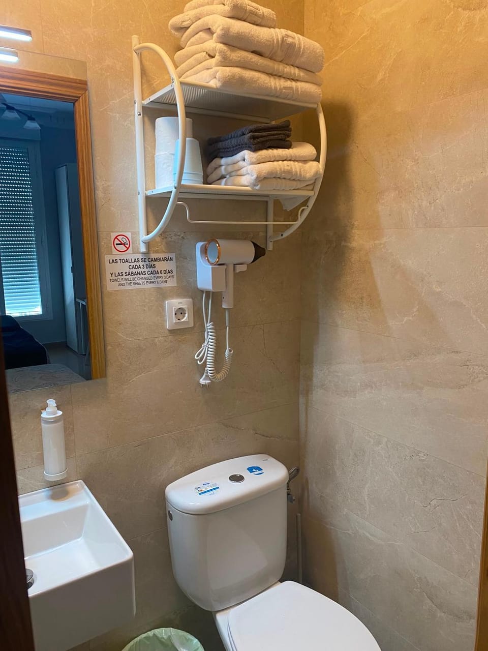 Hostal Retiro Bed and Breakfast in Madrid