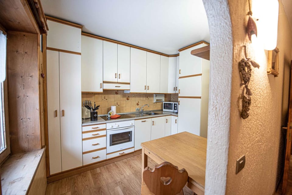 Kitchen or kitchenette, Swimming pool, dishwasher, minibar, pet friendly