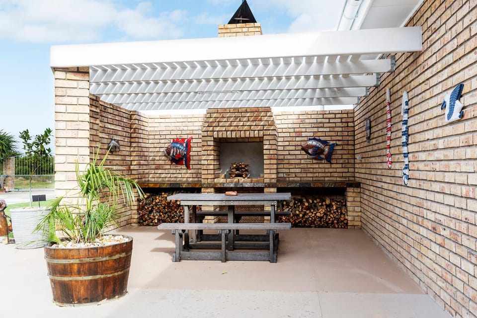 Patio, BBQ facilities, Seating area
