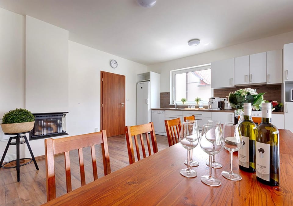 Communal lounge/ TV room, Kitchen or kitchenette, Communal kitchen
