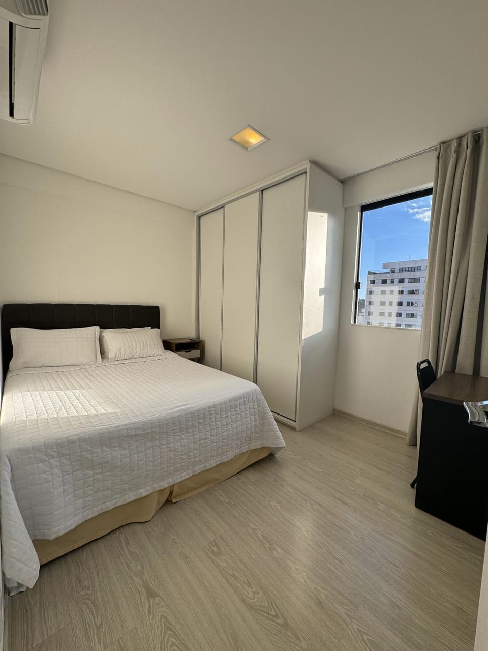 Bedroom, City view, air conditioner