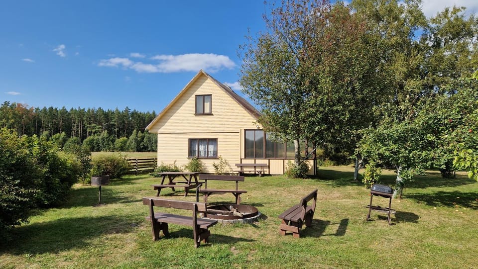 Property building, Day, Natural landscape, BBQ facilities, Garden, Garden view, Area and facilities