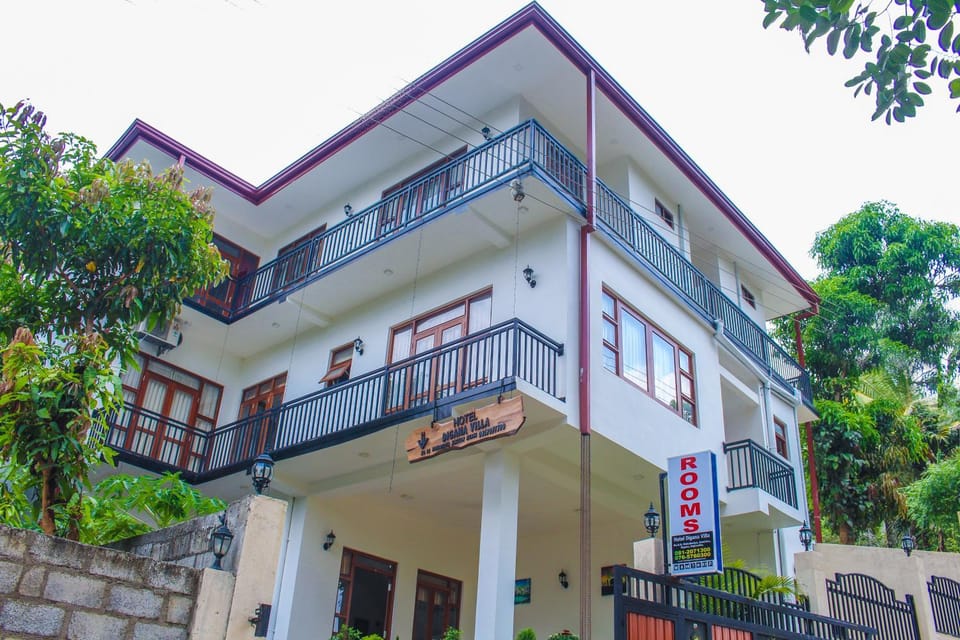 Property building, Facade/entrance