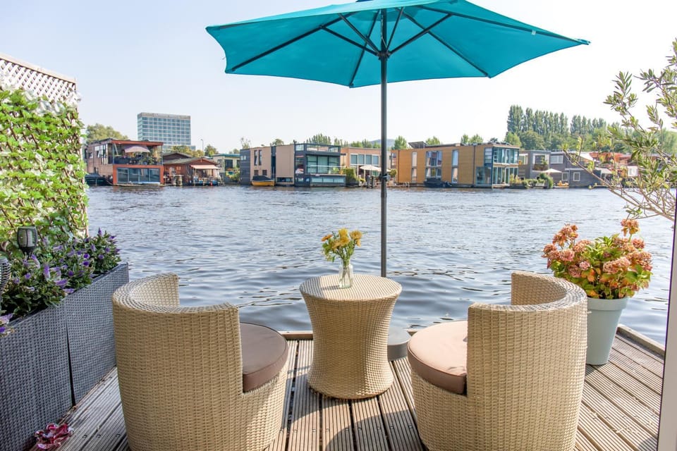 Balcony/Terrace, City view, Lake view, River view