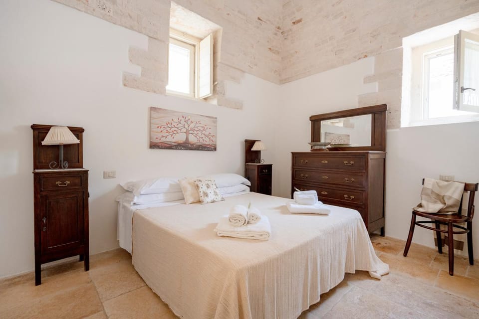 Bed, Photo of the whole room, Bedroom, towels, wardrobe