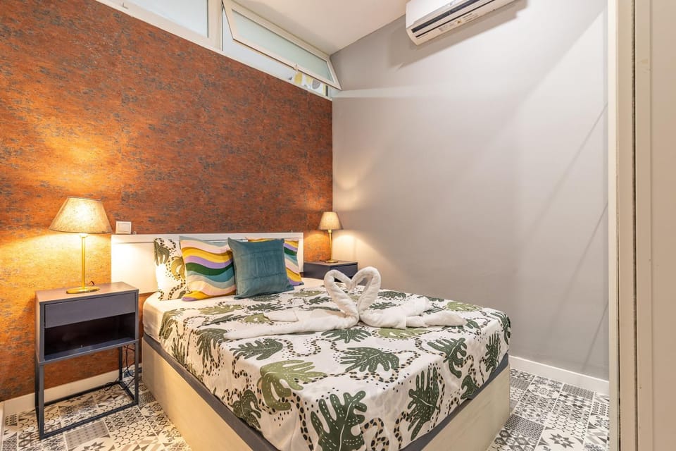 Bedroom, air conditioner, air conditioner