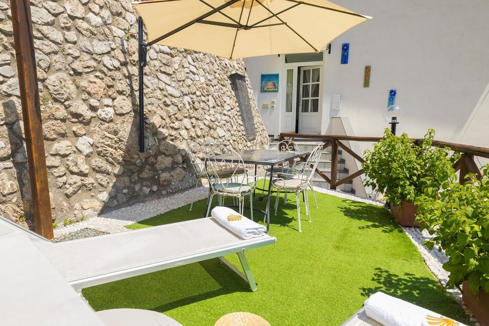 Holidays Perla d'Amalfi - Live the Coast & Private Parking House in Conca dei Marini