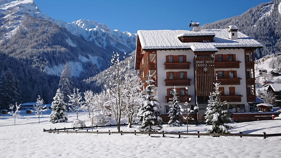 Property building, Natural landscape, Winter, Mountain view