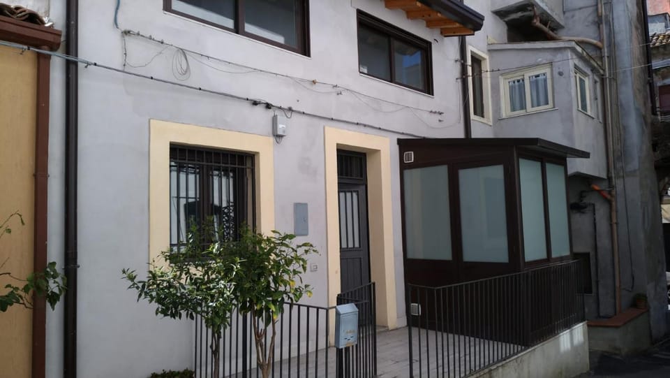 Property building, Neighbourhood