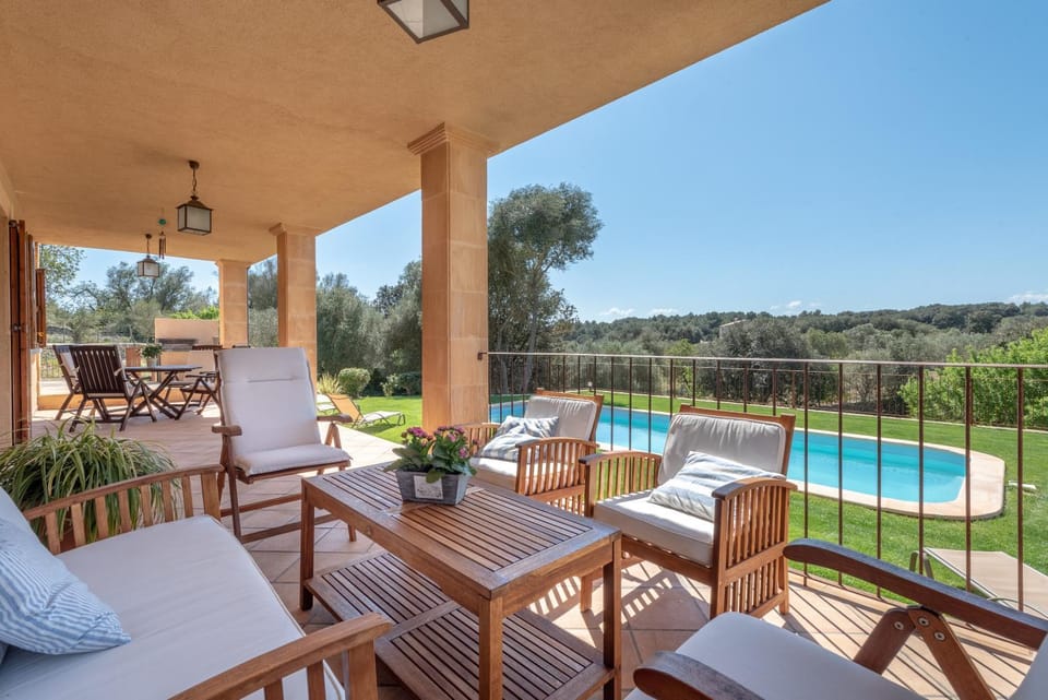Property building, Balcony/Terrace, Living room