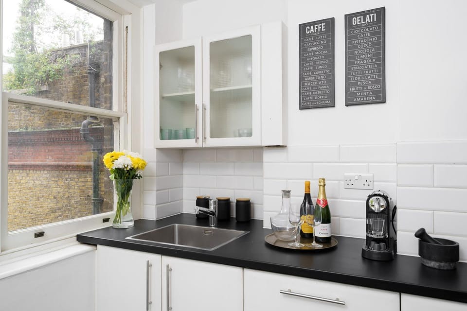 Coffee/tea facilities, Kitchen or kitchenette
