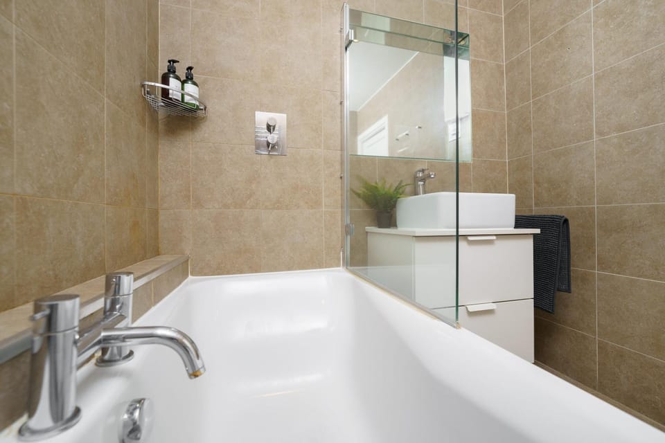 Bathroom, Bath